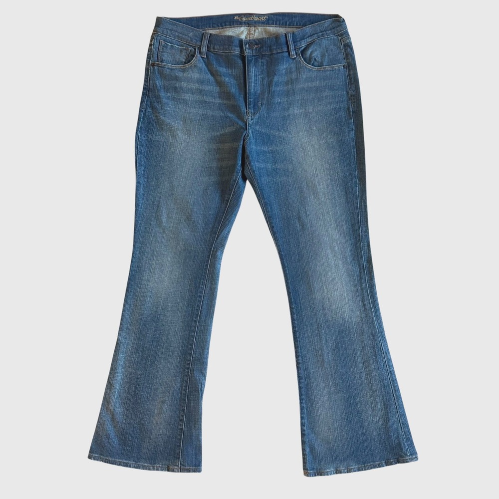 Old Navy The Sweetheart Bootcut Jeans 16 Medium Wash Blue Mid-Rise